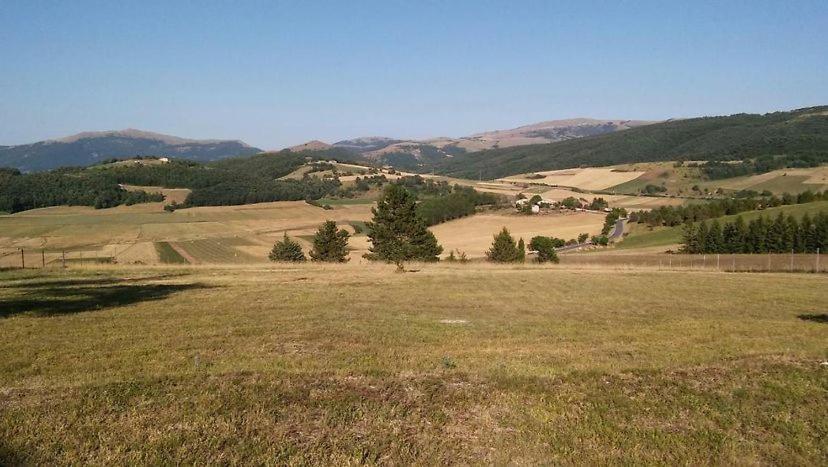 Chalet Ricciano Foligno Esterno foto
