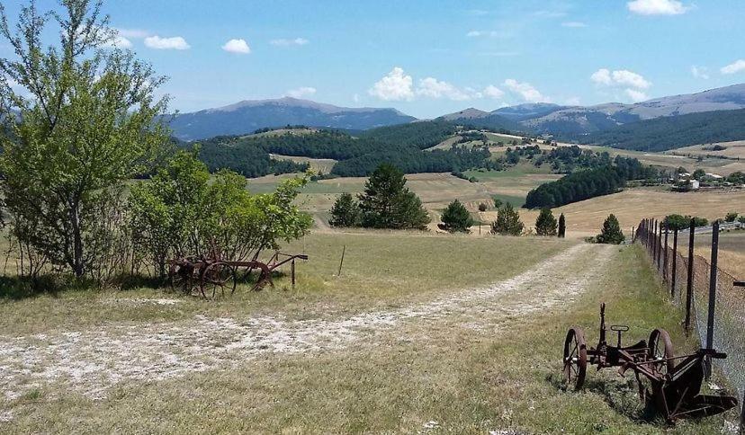 Chalet Ricciano Foligno Esterno foto