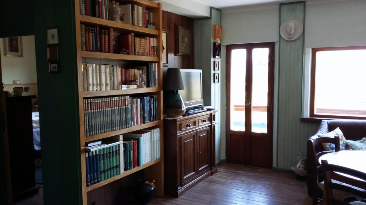 Chalet Ricciano Foligno Esterno foto