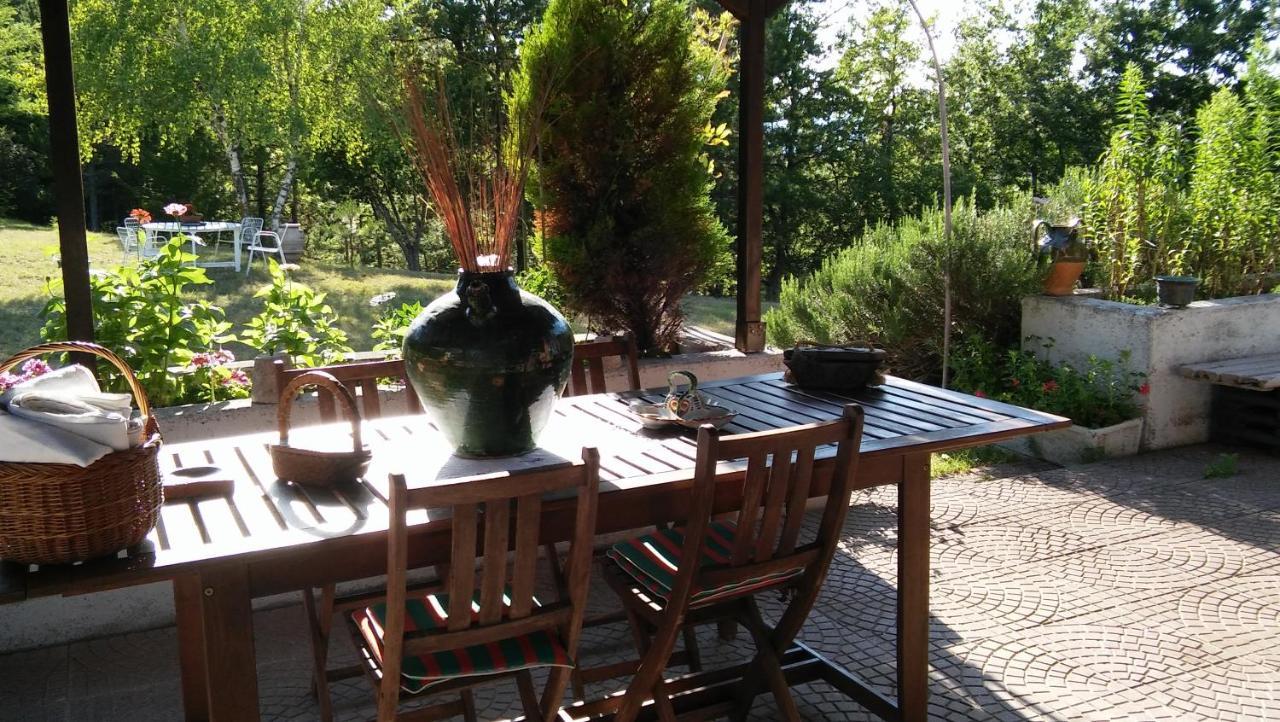 Chalet Ricciano Foligno Esterno foto