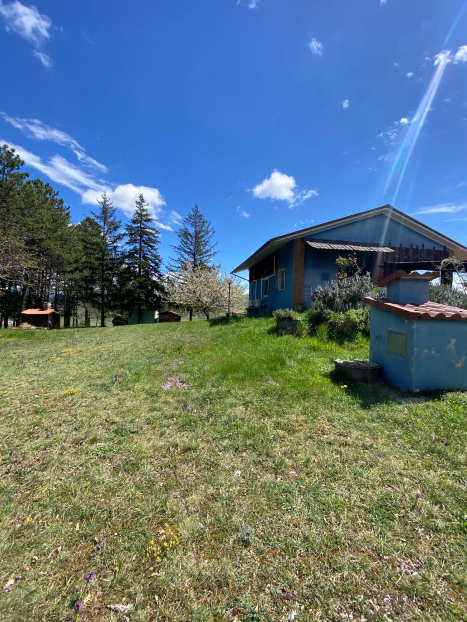 Chalet Ricciano Foligno Esterno foto